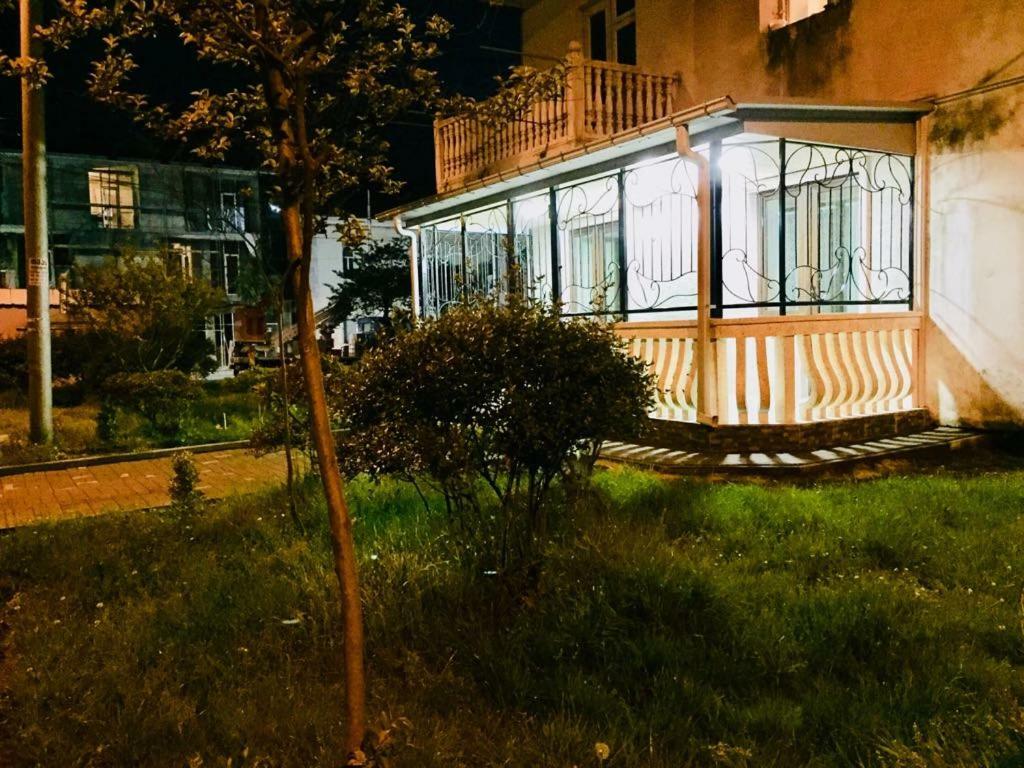 Apartment Near The Sea 1 Kobuleti Exterior photo